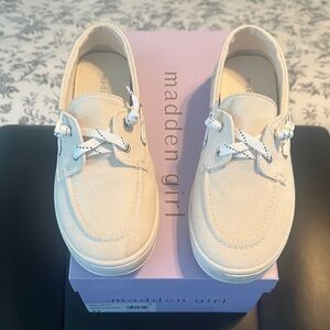 Madden Girl Women's Cream Lace-Up Sneakers